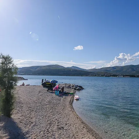Appartamento In Arbanija With Bubble Bath *