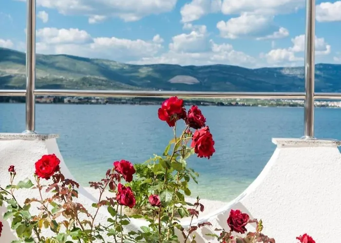 In Arbanija With Bubble Bath Apartment *