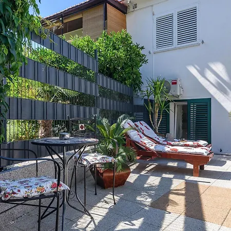 In Arbanija With Bubble Bath * تروغير